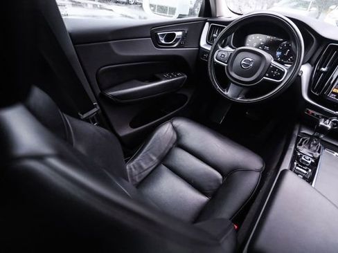 Used 2020 Volvo XC60 T5 Momentum AWD/4WD image 21