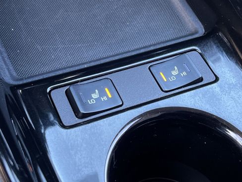 Used 2022 Toyota Prius Prime LE image 33