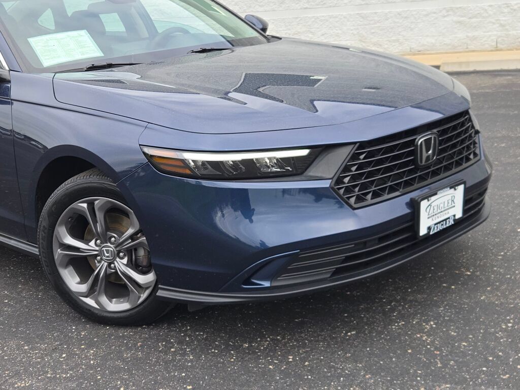 Used 2023 Honda Accord EX image 2