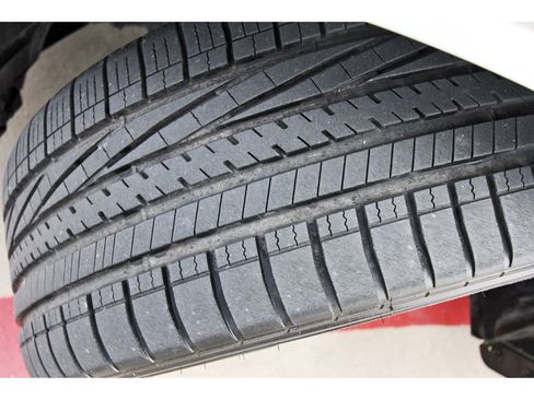 Used 2022 Dodge Challenger R/T w/ Plus Package image 30