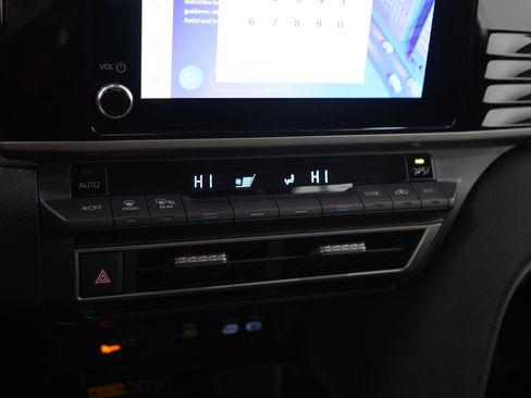 Used 2025 Toyota Camry LE image 20