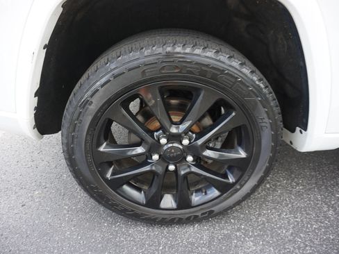 Used 2017 Jeep Grand Cherokee Altitude AWD/4WD image 36