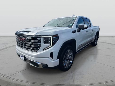 Used 2022 GMC Sierra 1500 Denali w/ Denali Reserve Package image 3