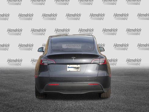 Used 2024 Tesla Model Y Long Range image 8