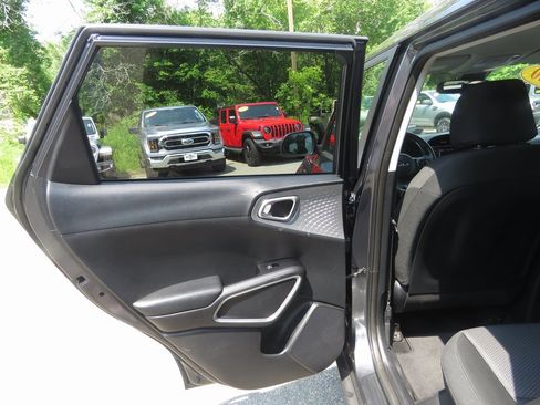 Used 2022 Kia Soul LX w/ Technology Package image 19