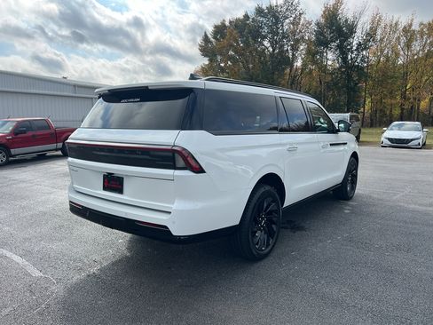 New 2025 Lincoln Navigator L Reserve w/ Jet Appearance Package image 6