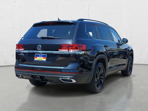Used 2023 Volkswagen Atlas SE w/ Panoramic Sunroof Package FWD image 5
