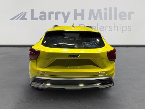 Used 2024 Chevrolet Trax ACTIV w/ Sunroof Package image 4