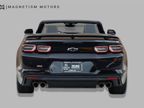 Used 2019 Chevrolet Camaro SS RWD image 15