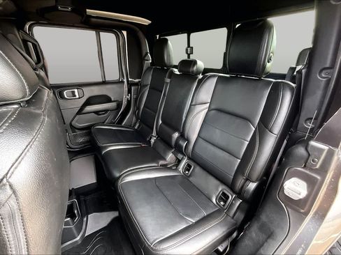 Used 2021 Jeep Gladiator Overland AWD/4WD image 21