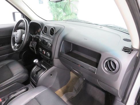 Used 2017 Jeep Patriot Sport w/ Power Value Group image 9