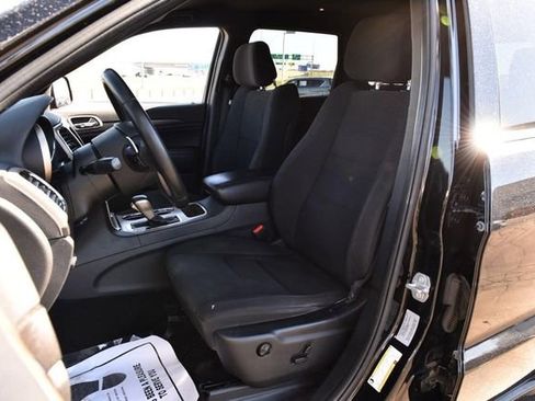 Used 2017 Jeep Grand Cherokee Laredo w/ Quick Order Package 23E image 17