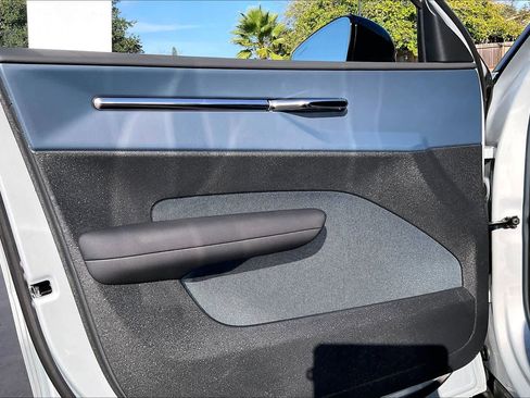 New 2025 Volvo EX30 Plus w/ Protection Package Premier image 24