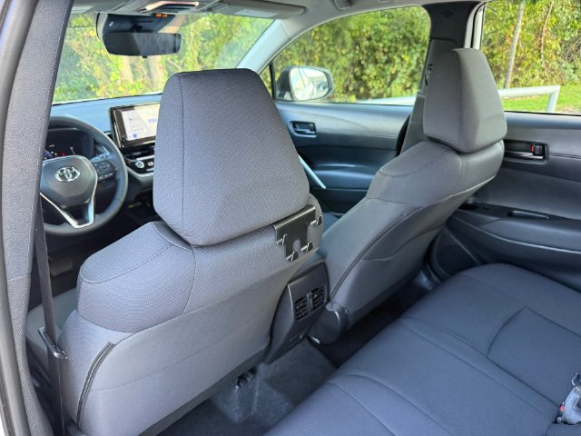 Used 2026 Toyota Corolla Cross LE FWD image 23