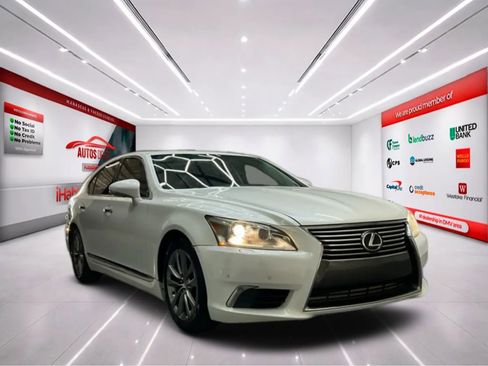 Used 2016 Lexus LS 460 w/ Comfort Package image 2