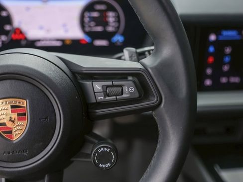 Certified 2025 Porsche Cayenne image 20