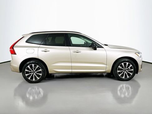 Used 2024 Volvo XC60 B5 Plus w/ Protection Package Premier AWD/4WD image 4
