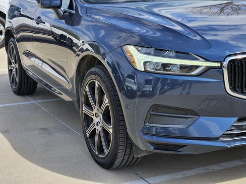 Used 2018 Volvo XC60 T5 Momentum w/ Vision Package image 13