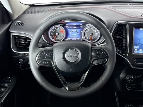 Used 2022 Jeep Cherokee Trailhawk image 20