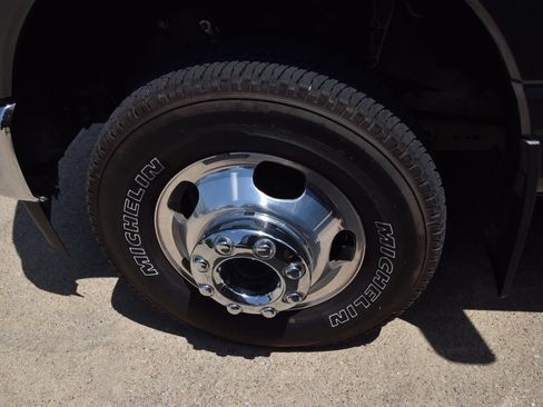 Used 2023 Ford F350 Lariat w/ Lariat Ultimate Package AWD/4WD image 11