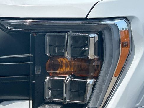 Used 2022 Ford F150 XLT w/ Equipment Group 302A High AWD/4WD image 10