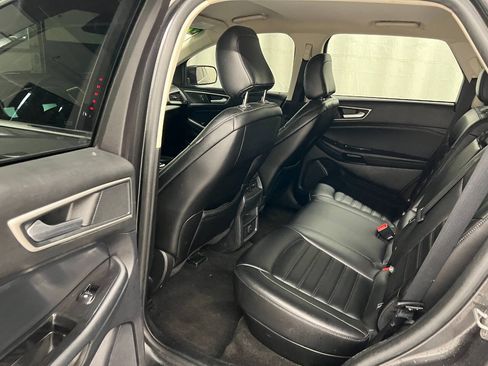 Used 2020 Ford Edge SEL AWD/4WD image 9