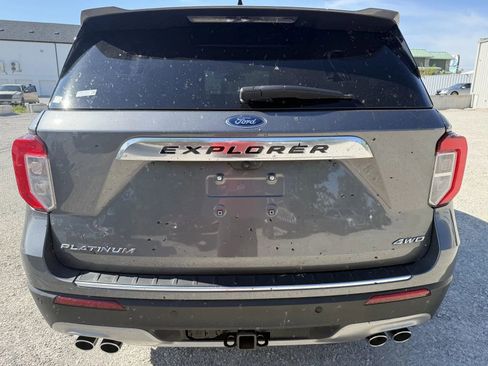 Used 2023 Ford Explorer Platinum w/ Technology Package AWD/4WD image 3