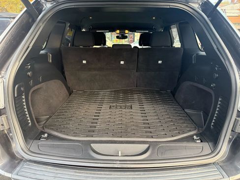 Used 2017 Jeep Grand Cherokee Laredo w/ Quick Order Package 23E image 20