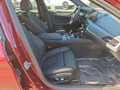 Used 2023 BMW 530e RWD image 22