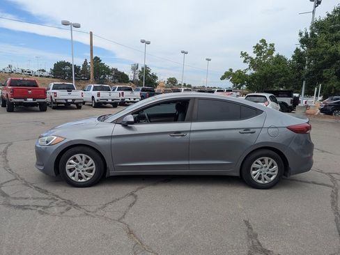Used 2017 Hyundai Elantra SE image 7
