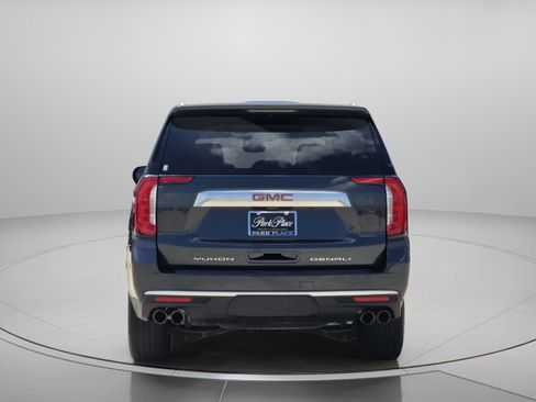 Used 2022 GMC Yukon Denali w/ Denali Premium Package AWD/4WD image 4