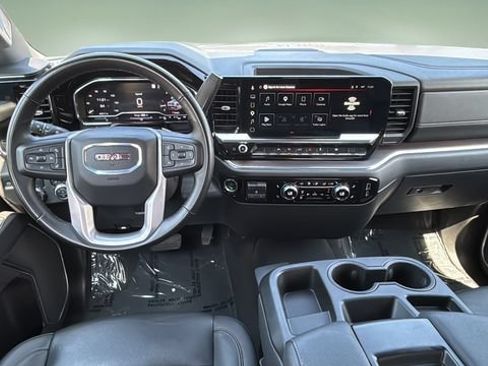 Used 2025 GMC Sierra 1500 SLT RWD image 10