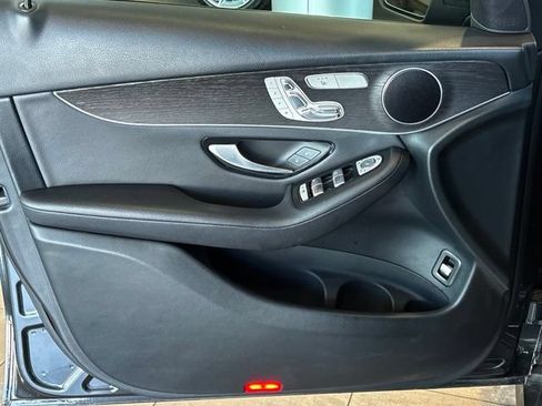 Used 2020 Mercedes-Benz GLC 300 image 19