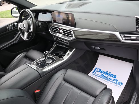 Used 2022 BMW X5 M50i AWD/4WD image 34