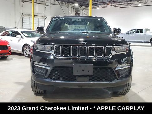 Used 2023 Jeep Grand Cherokee Limited w/ Luxury Tech Group II AWD/4WD image 2