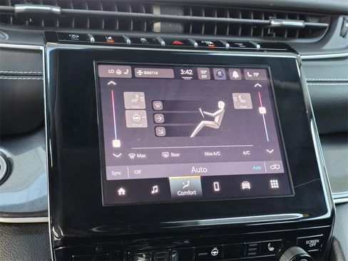 Used 2023 Jeep Grand Cherokee Laredo w/ Luxury Tech Group I image 14