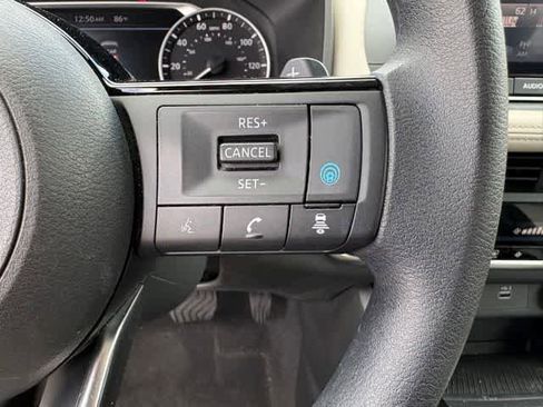 Used 2023 Nissan Rogue SV FWD image 13