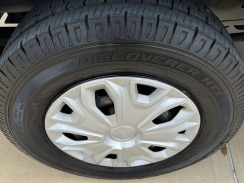 Used 2019 Ford Transit 250 130 Low Roof w/ Exterior Upgrade Package RWD image 17