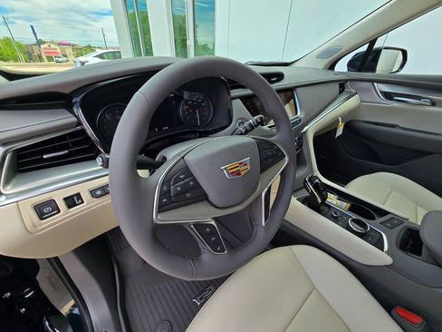 New 2026 Cadillac XT5 Premium Luxury w/ Driver Assist Package FWD image 12