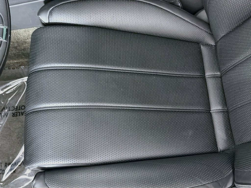 Used 2023 Bentley Bentayga AWD/4WD image 20