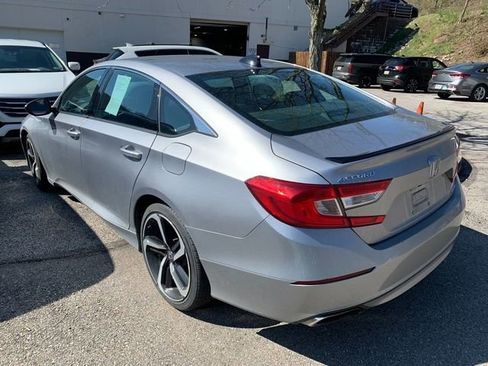 Used 2021 Honda Accord Sport image 2