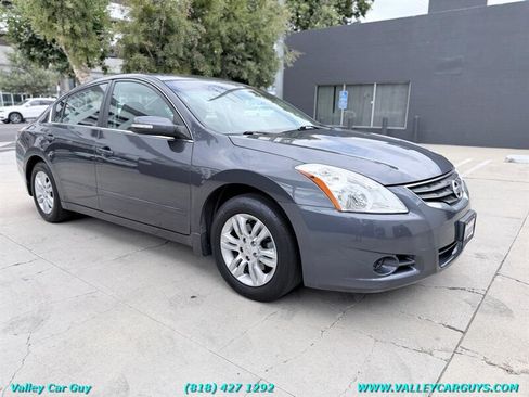 Used 2010 Nissan Altima 2.5 SL w/ SL Pkg FWD image 3