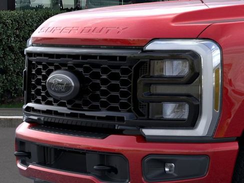New 2026 Ford F250 XLT w/ XLT Premium Package AWD/4WD image 17