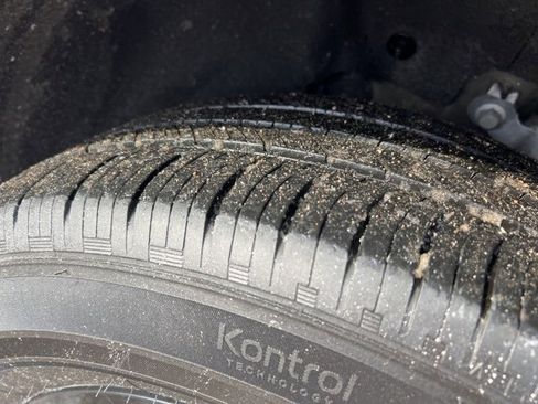 Certified 2023 Ford Explorer XLT w/ Equipment Group 202A image 28