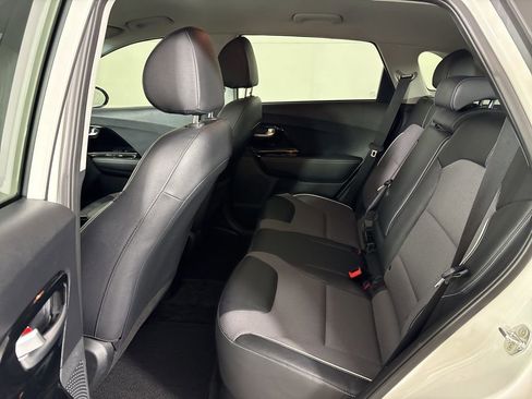 Used 2022 Kia Niro EX image 38