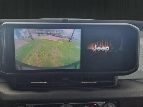 Used 2024 Jeep Wrangler Sport AWD/4WD image 16