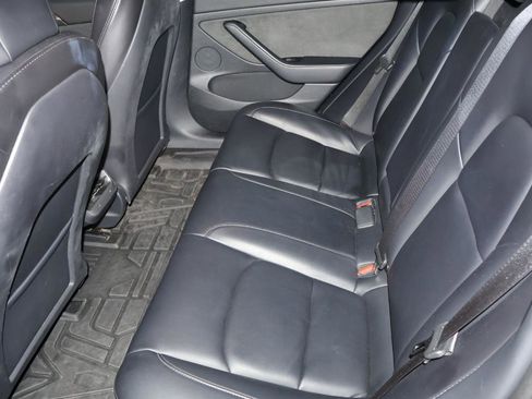 Used 2022 Tesla Model 3 Standard Range RWD image 12