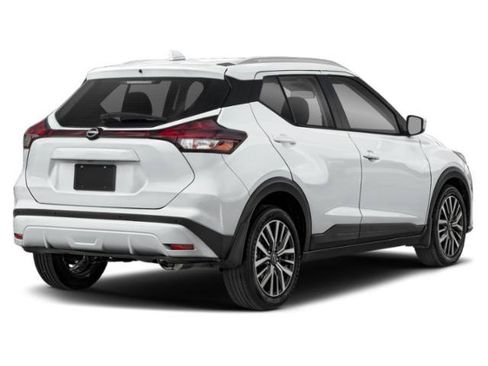 Used 2023 Nissan Kicks SV FWD image 2