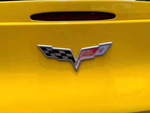 Used 2006 Chevrolet Corvette Coupe RWD image 24