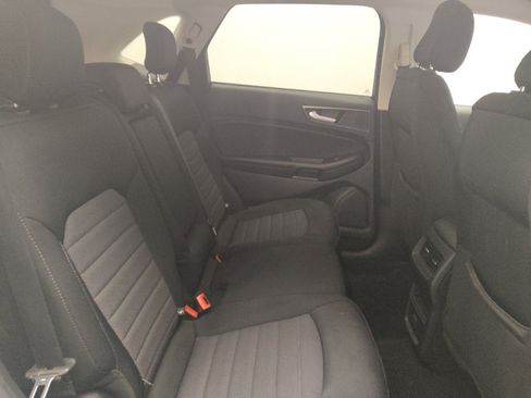 Used 2020 Ford Edge SE image 19